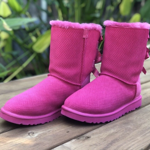 hot pink uggs with bows